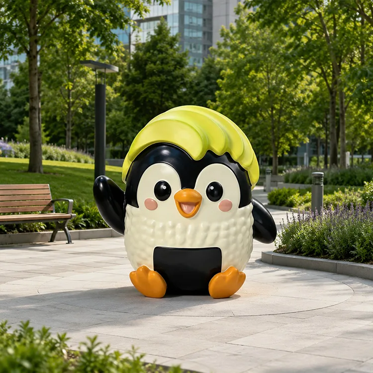 Cute FRP Penguin Sculpture
